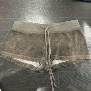Hard tail shorts